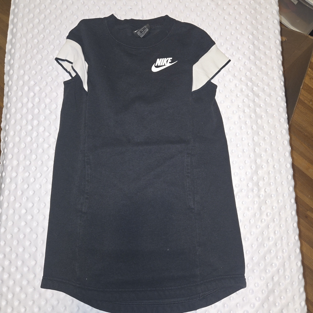 Nike Girls Black White Spring Fleece Dress Size‎ Youth Medium
